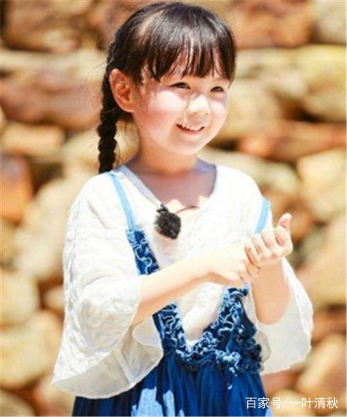 日字旁女孩名：独特韵味，寓意美好