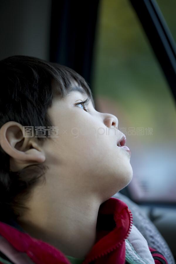 姓夜的男孩名字：独特且富有内涵的名字精选