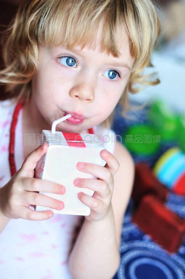 开心的网名女：为你的网络生活增添色彩