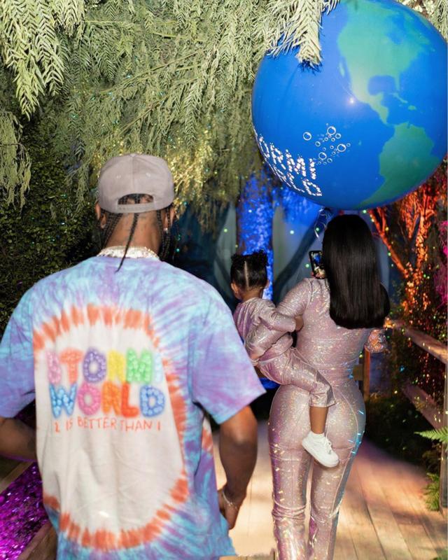 女孩叫芊妤好听吗？揭秘名字的魅力与含义