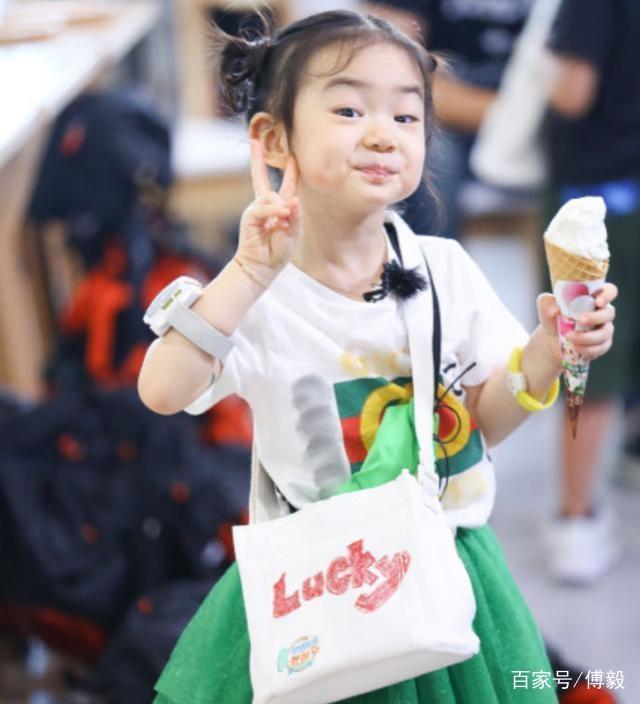 “一个字形容女孩漂亮”：美的极致表达与独特取名艺术