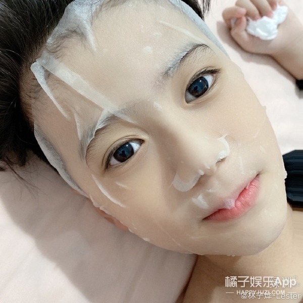 “一个字形容女孩漂亮”：美的极致表达与独特取名艺术