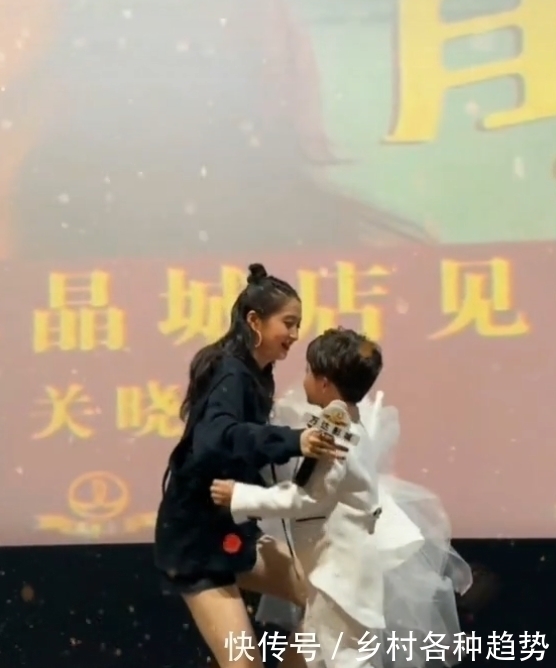 梦见小女孩尿尿：解析梦境背后的深层含义