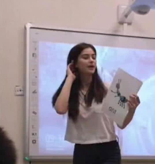 梦到自己生了个小女孩：梦境解析与可爱名字推荐