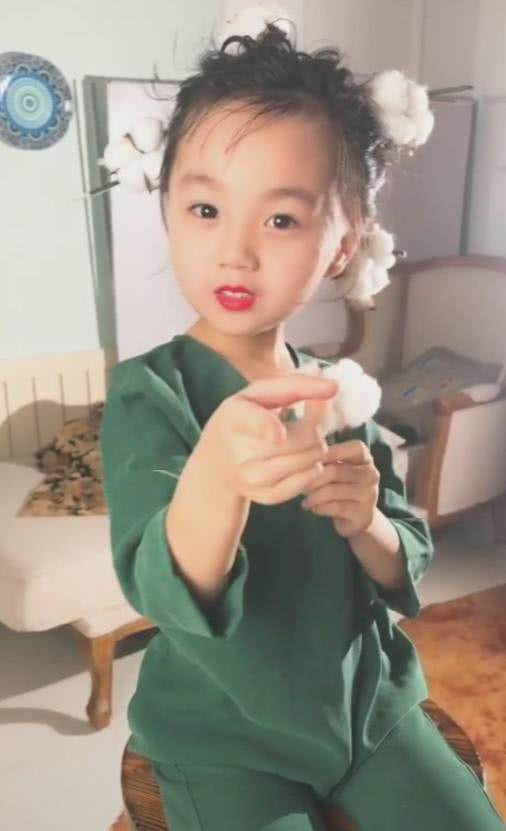 怎么取英文名字女孩子：专业指南与实用示例
